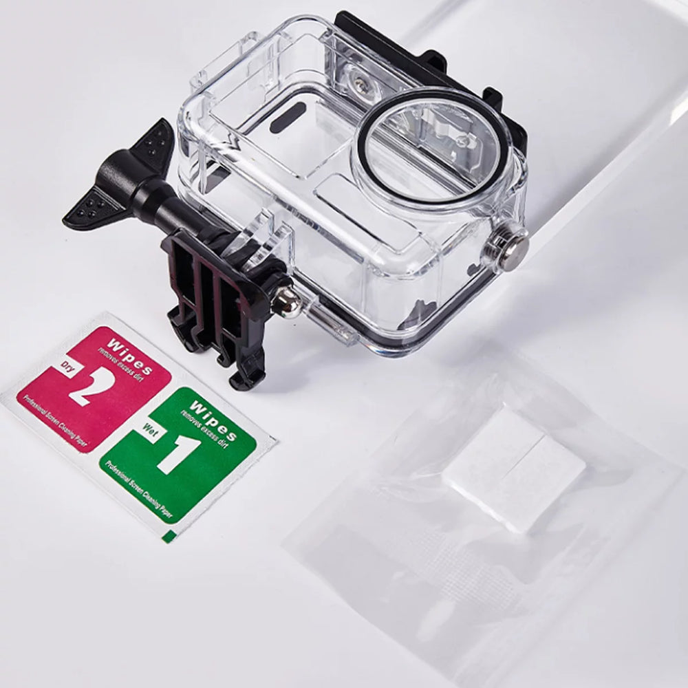 Package contents: Waterproof case, base, screw, and anti-fog inserts.