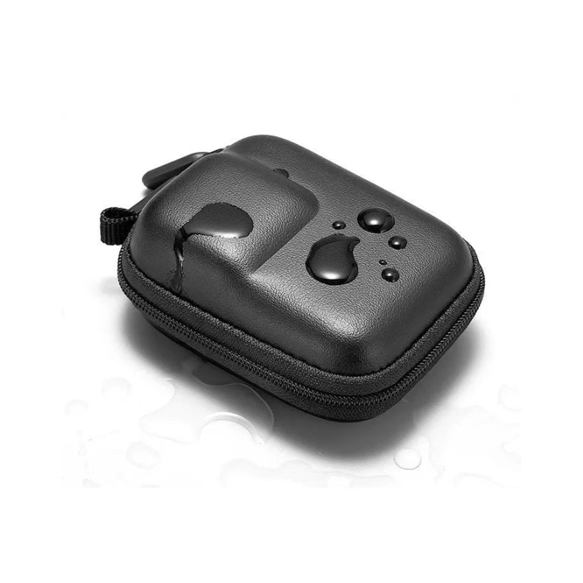 Water-resistant surface of DJI Action 6 carrying case protecting against rain and splashes.
