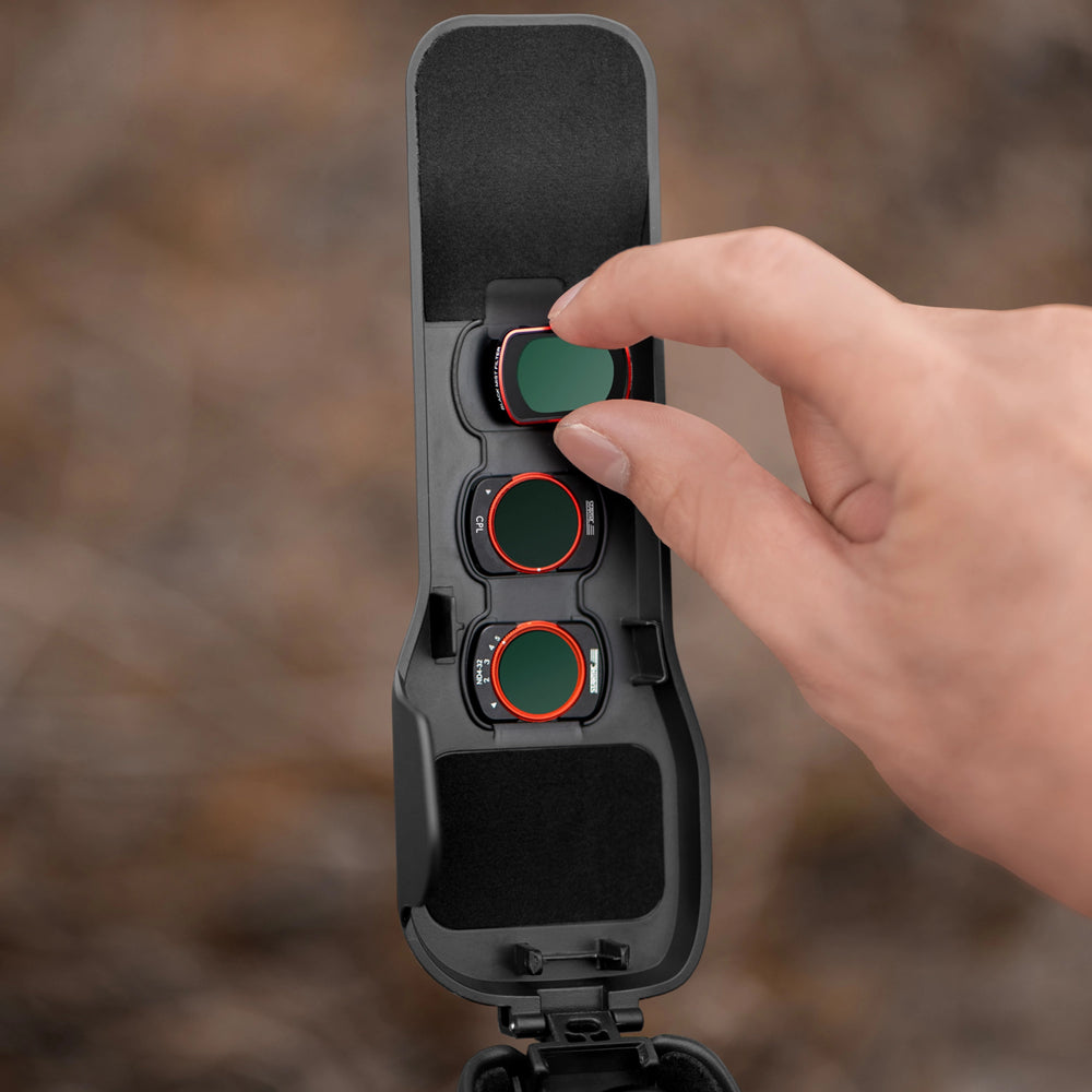 Built-in magnetic storage for 3 filters.